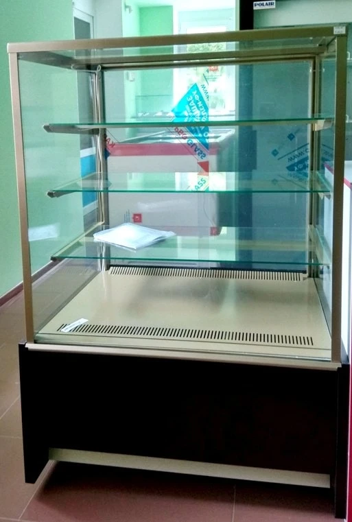 Vitrina de cofetărie Carboma Cube